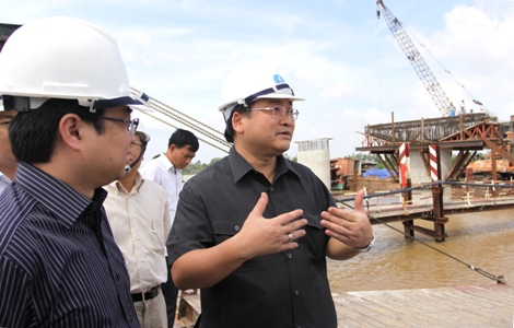 Хоанг Чунг Хай совершил проверку темпов строительства скоростной магистрали...